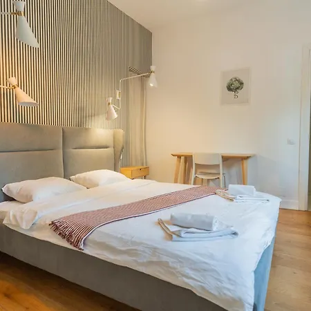 Boutique - Casa Di Dolce Vita & Maison Du Petit Paris * Βουκουρέστι